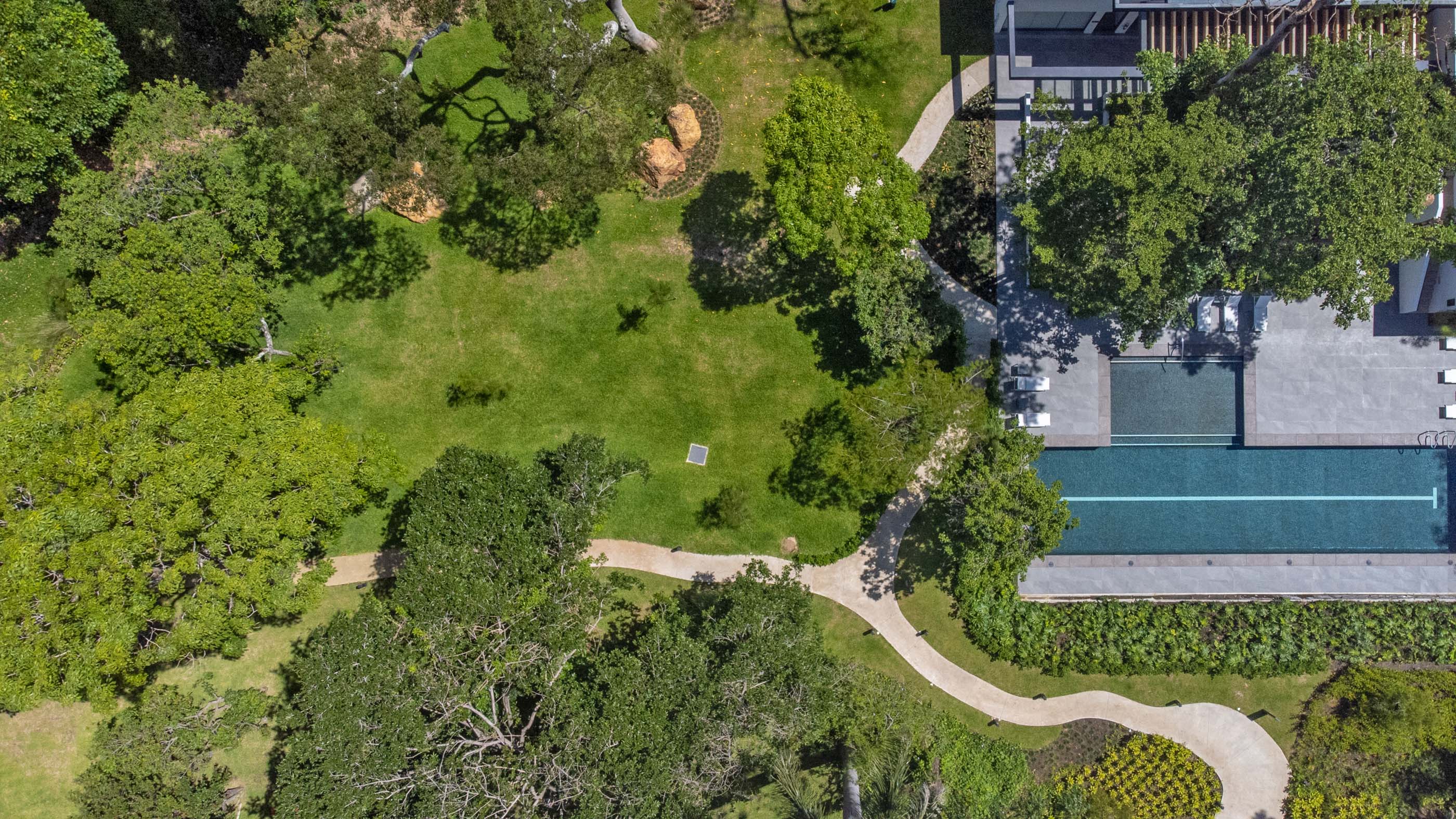 S1NGULAR_ATTALI_ESCAZU-6