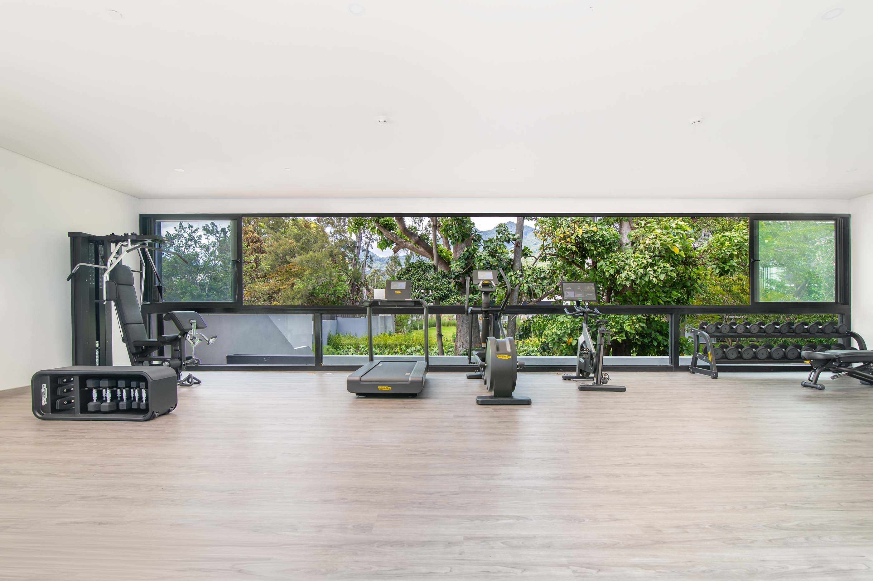 S1NGULAR_ATTALI_ESCAZU-8